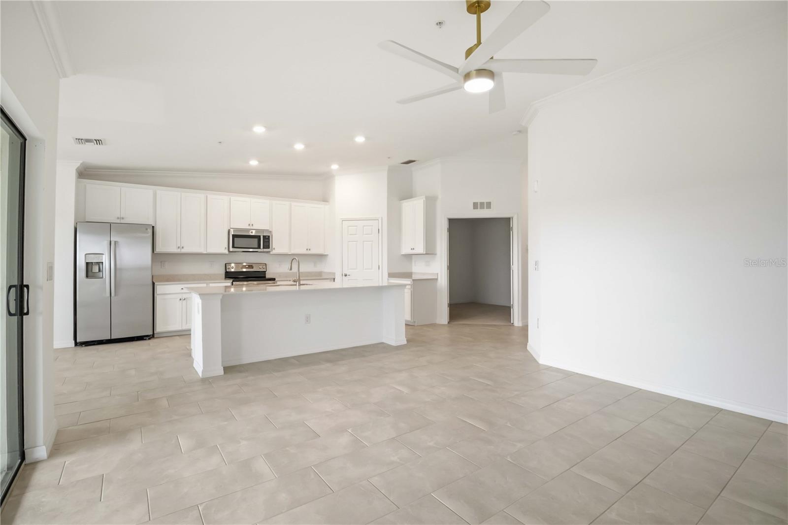 VERANDA VI AT LAKEWOOD NATIONAL PH III - Residential