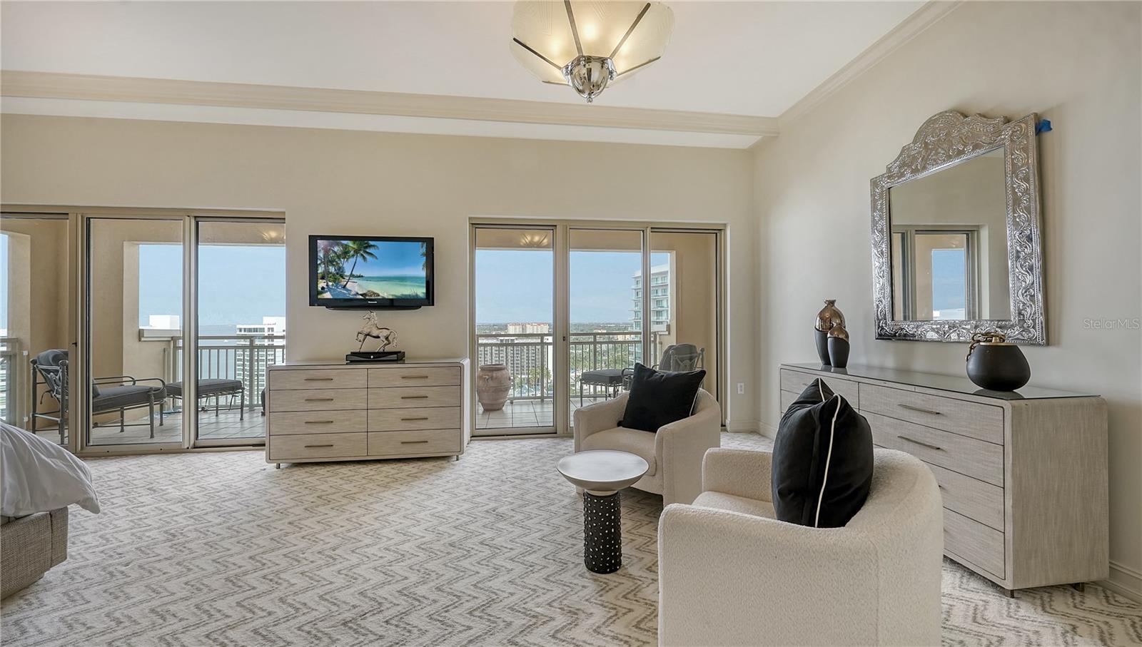THE RESIDENCES - Residential