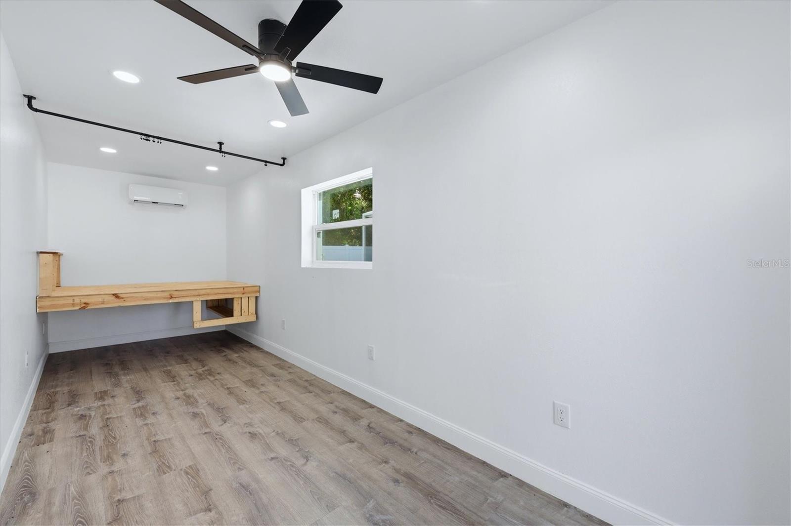GREEN ACRES - Residential
