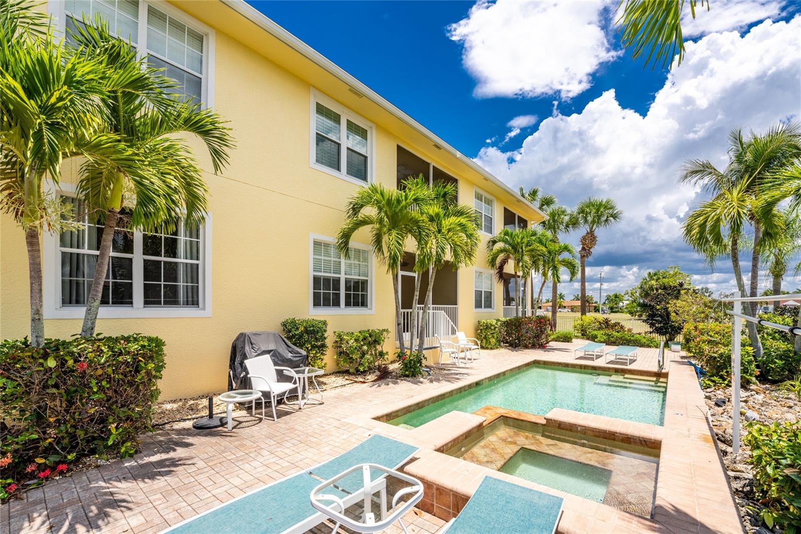 SAVANNA BAY CONDO - Residential