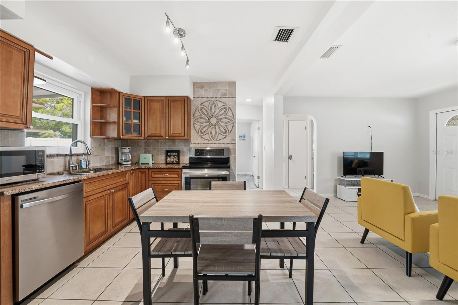 BEACHVIEW GROVE PARK 1ST ADD - Residential