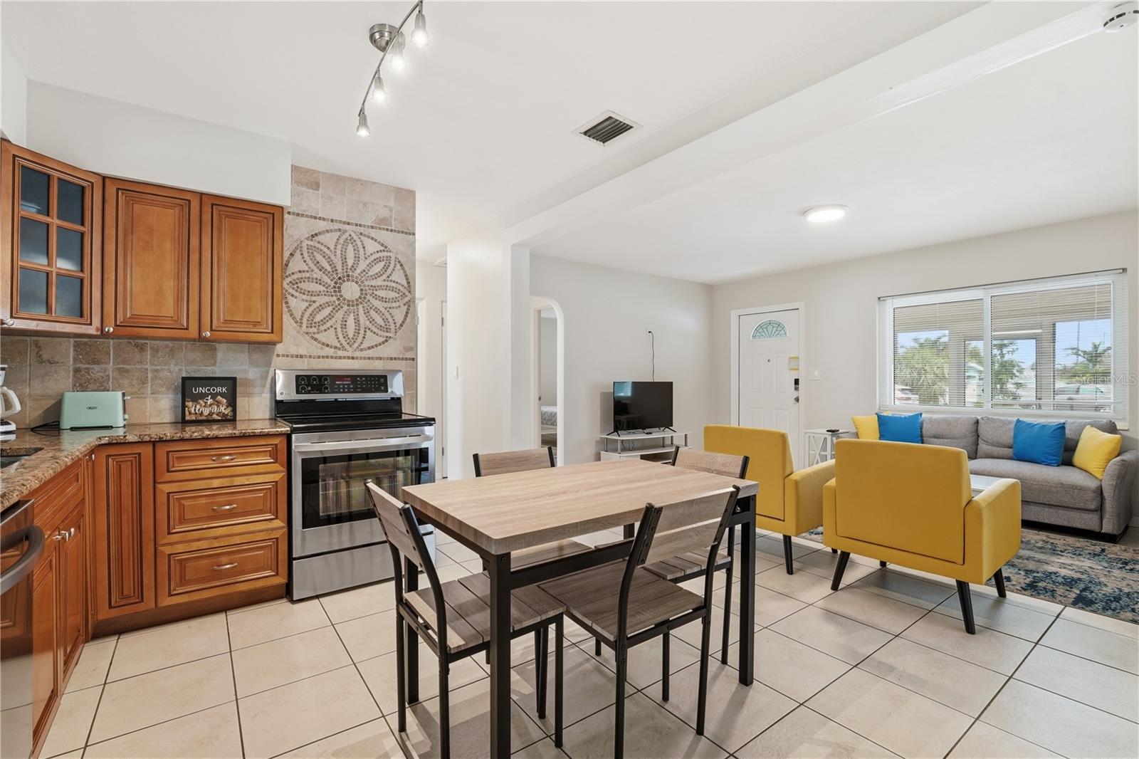 BEACHVIEW GROVE PARK 1ST ADD - Residential