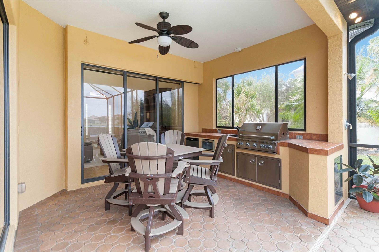 WILLOW CHASE - Residential