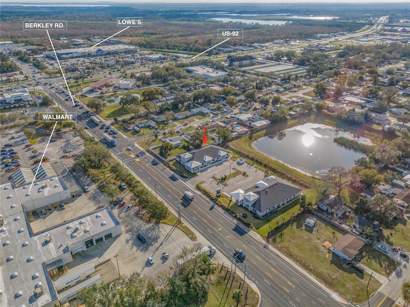 ACREAGE - Commercial Lease