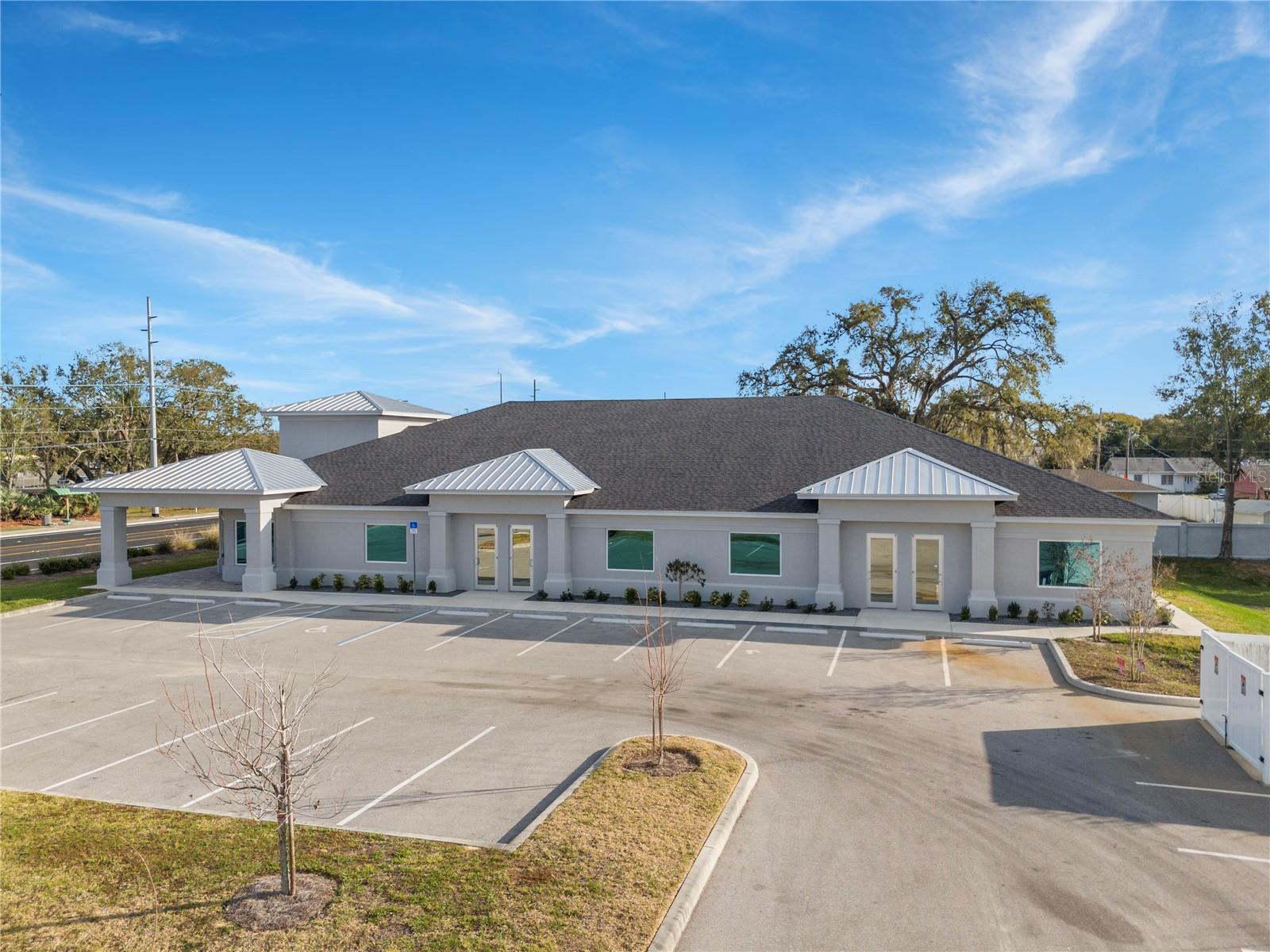 ACREAGE - Commercial Lease