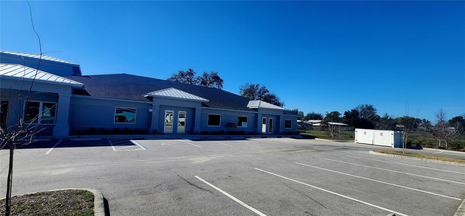 ACREAGE - Commercial Lease