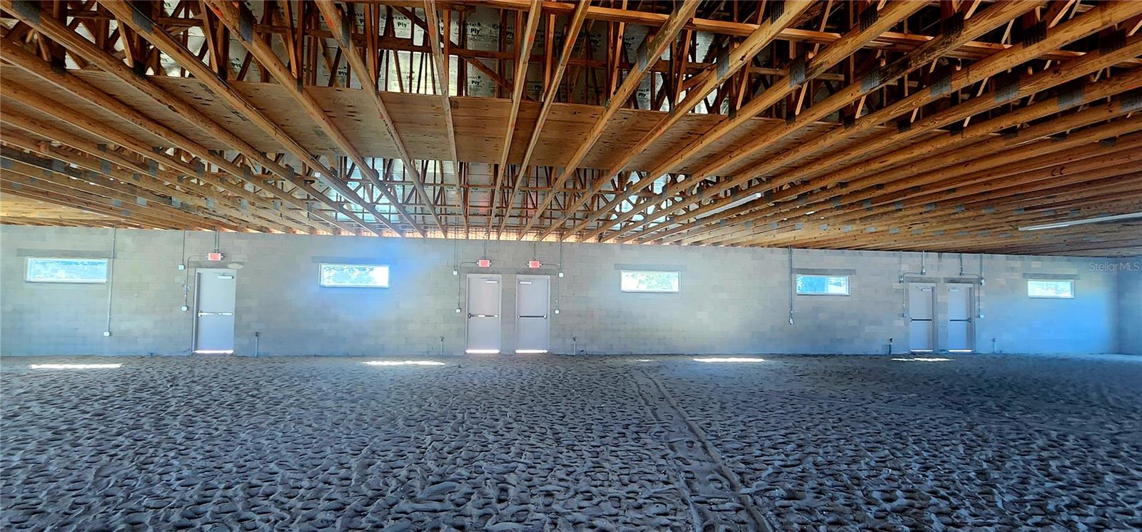 ACREAGE - Commercial Lease