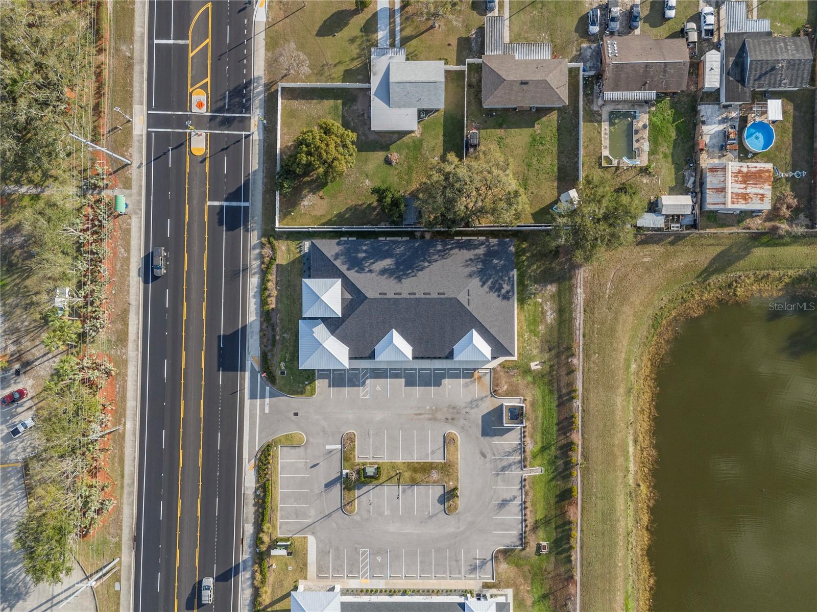 ACREAGE - Commercial Lease