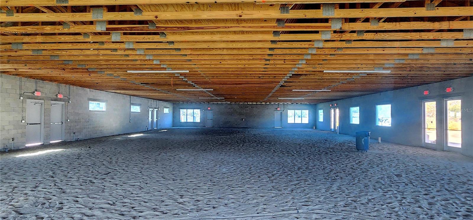 ACREAGE - Commercial Lease