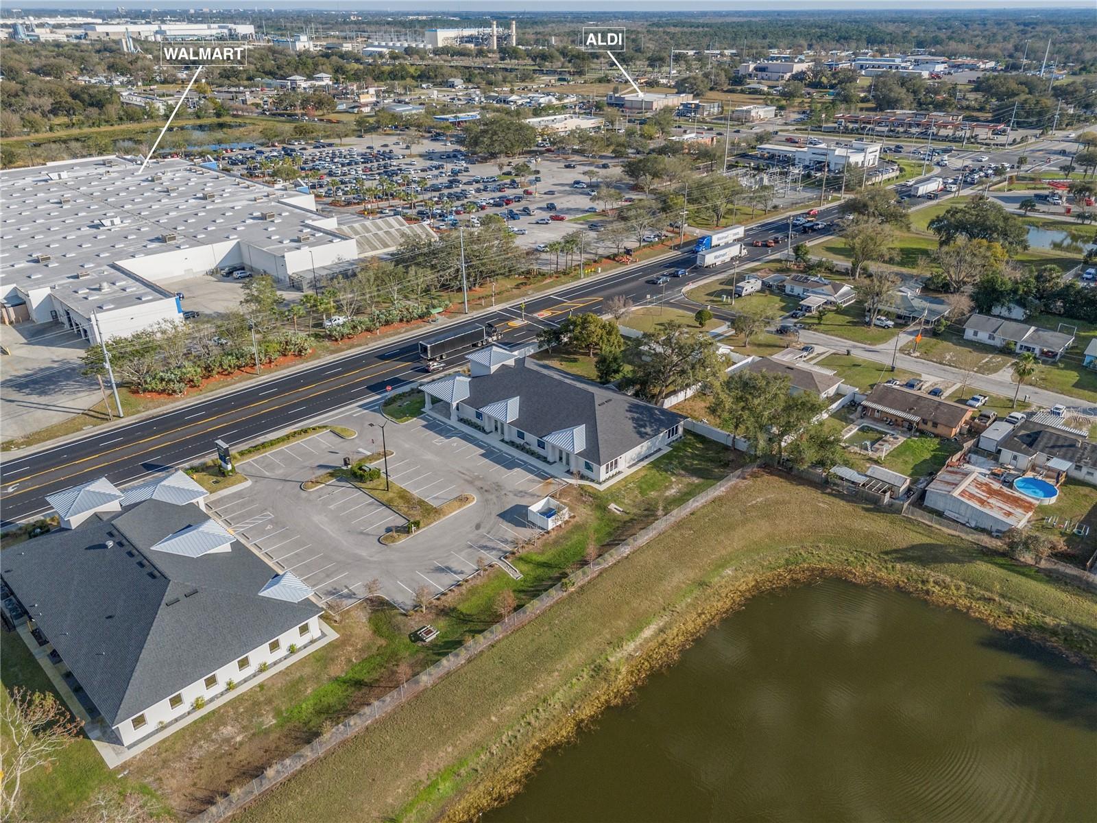 ACREAGE - Commercial Lease