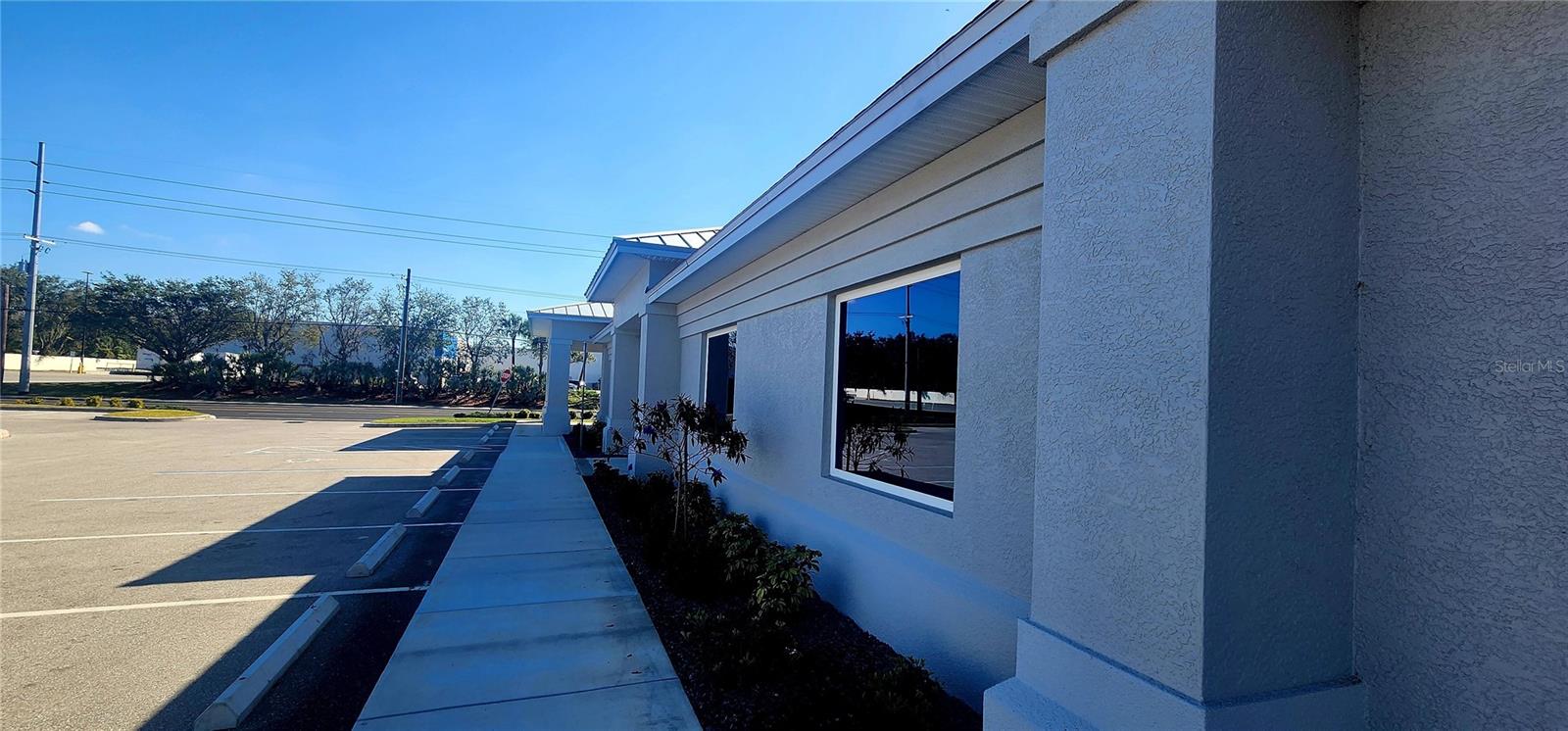 ACREAGE - Commercial Lease