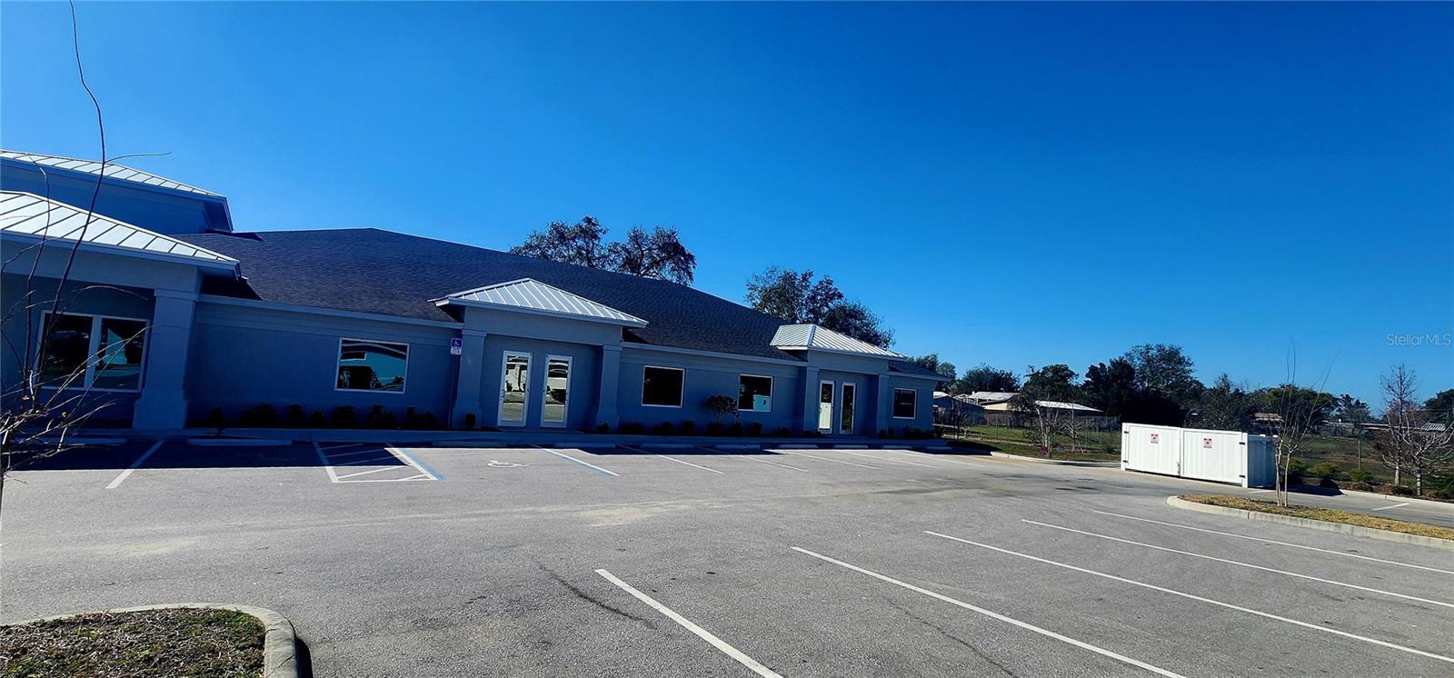 ACREAGE - Commercial Lease