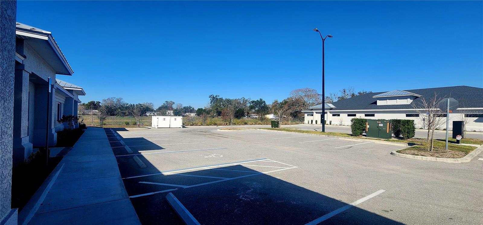 ACREAGE - Commercial Lease
