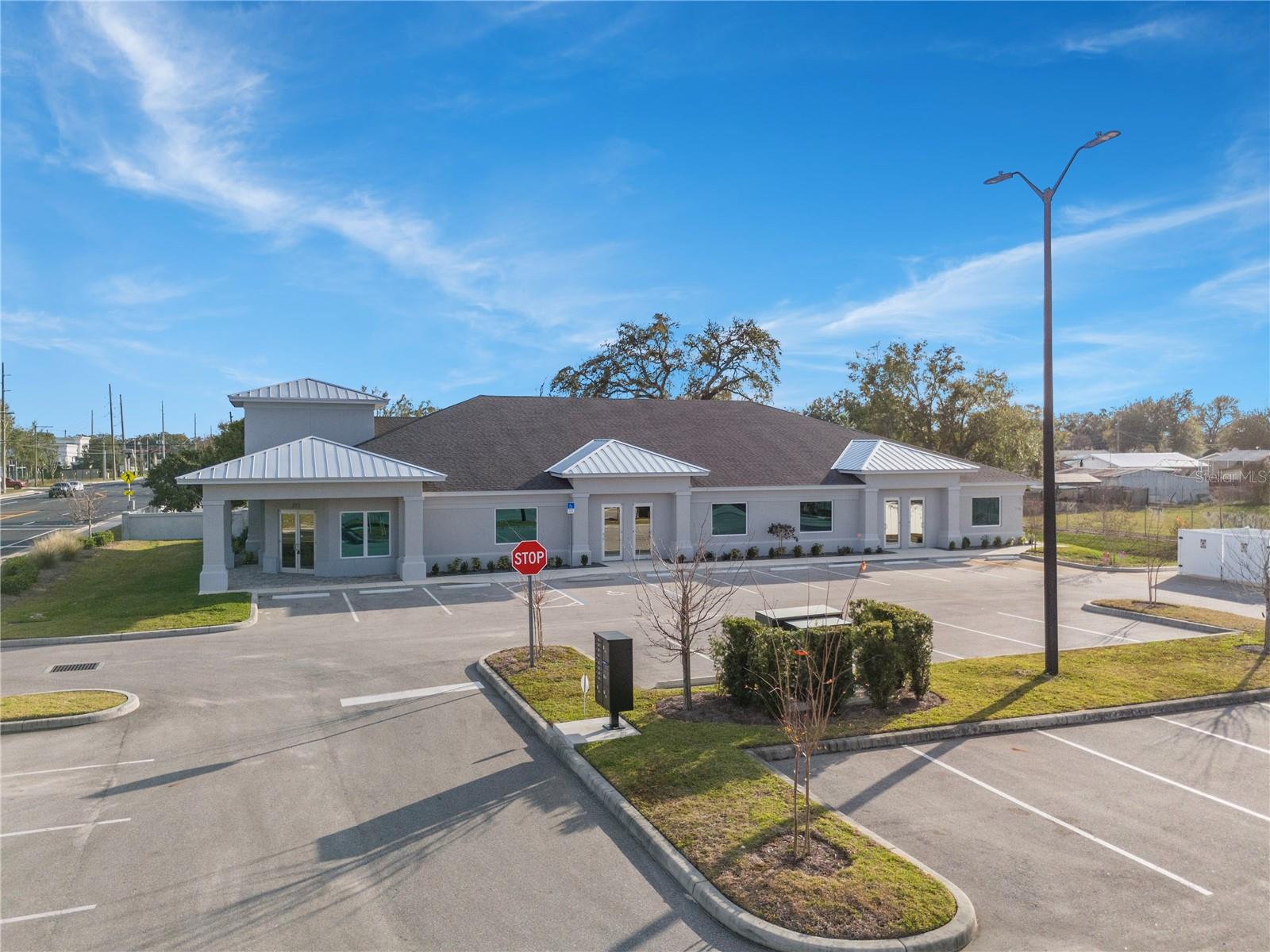 ACREAGE - Commercial Lease