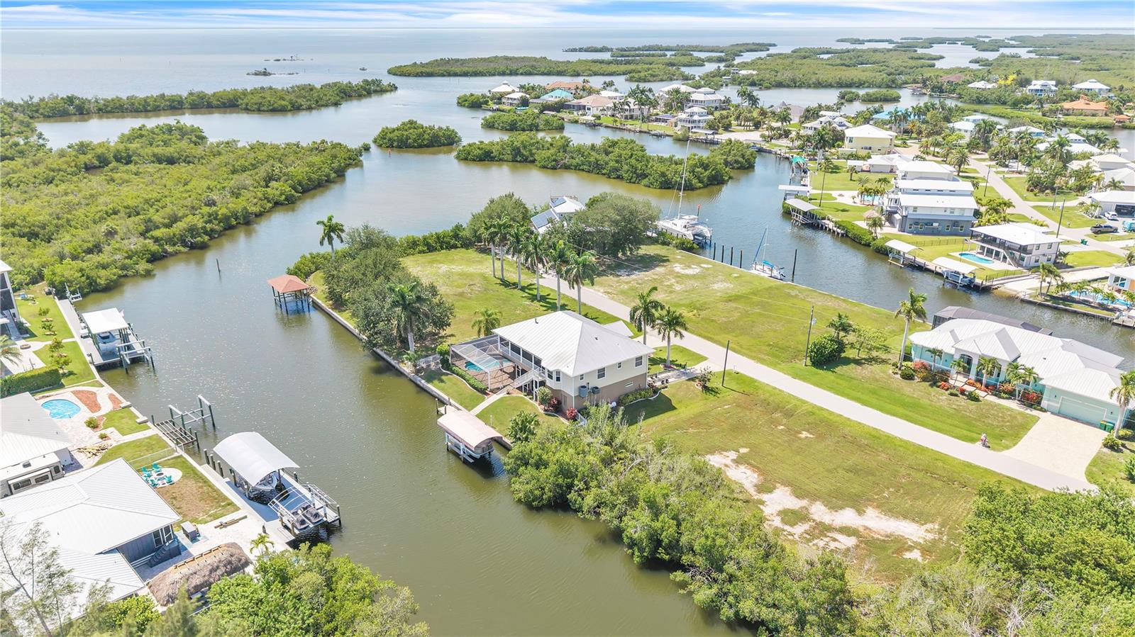 PIRATE HARBOR - Residential