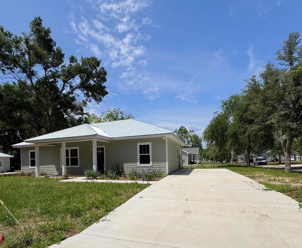 OAK WALK - Residential