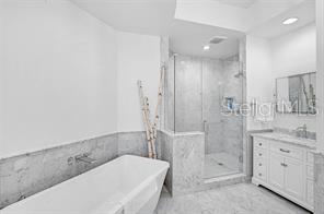 MERIDIAN AT THE OAKS PRESERVE - Residential Lease