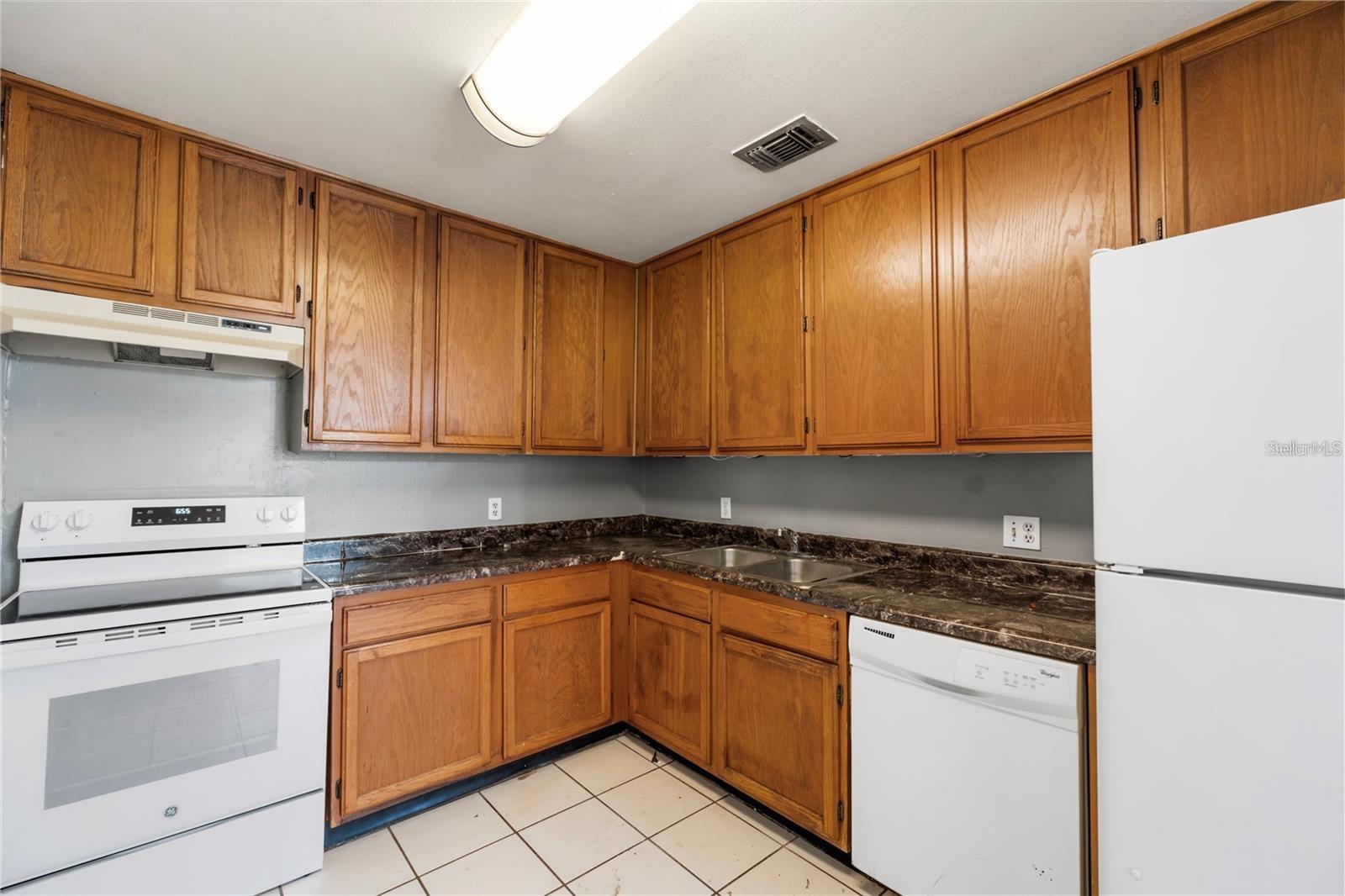 CYPRESS POINTE/LK ORLANDO - Residential