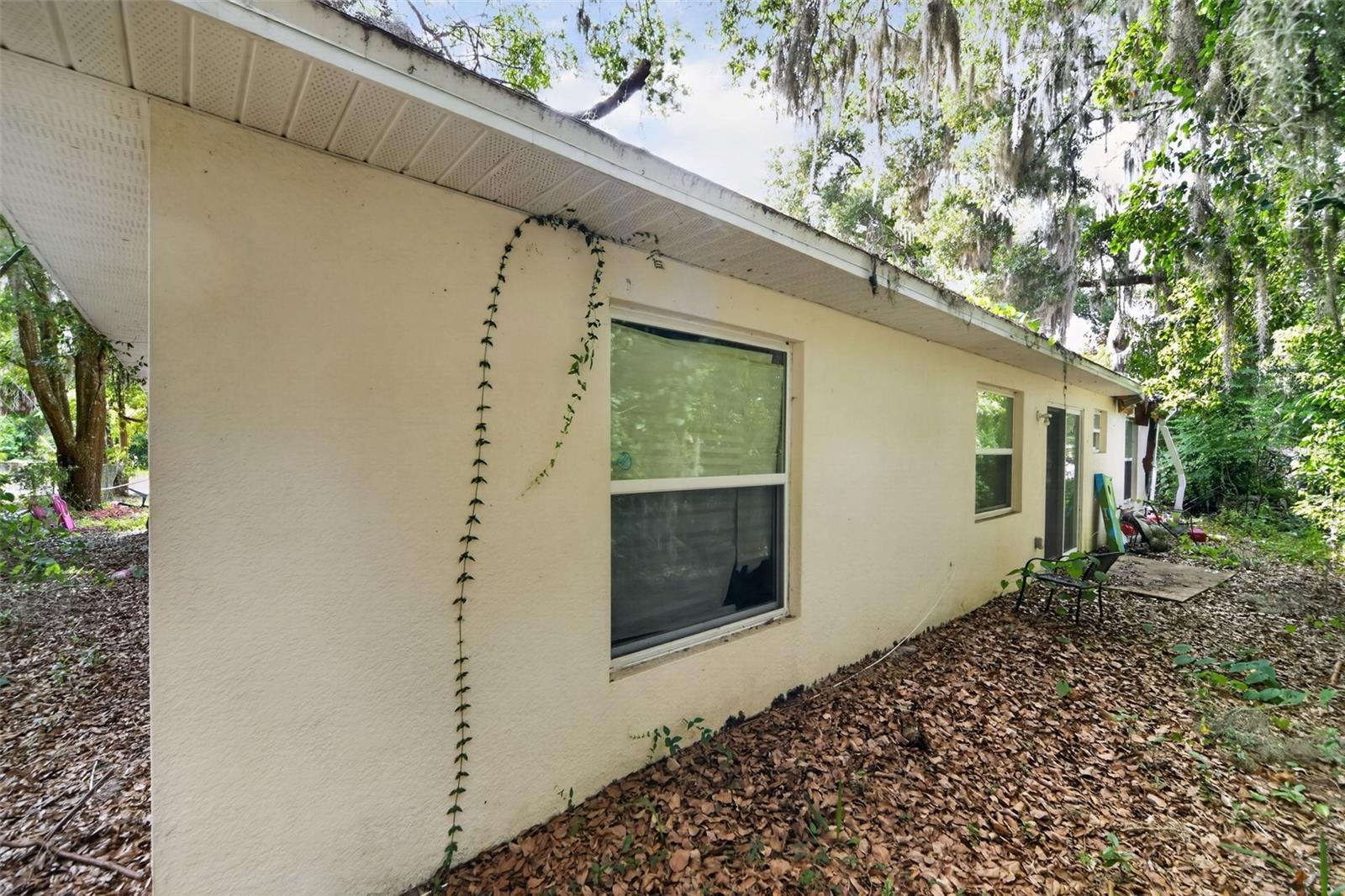 EUSTIS PINECREST - Residential