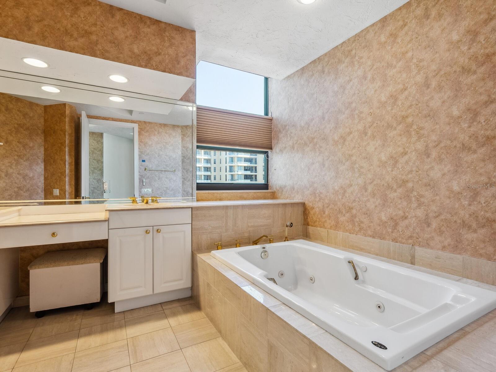 WATER CLUB 01 AT LONGBOAT KEY - Residential