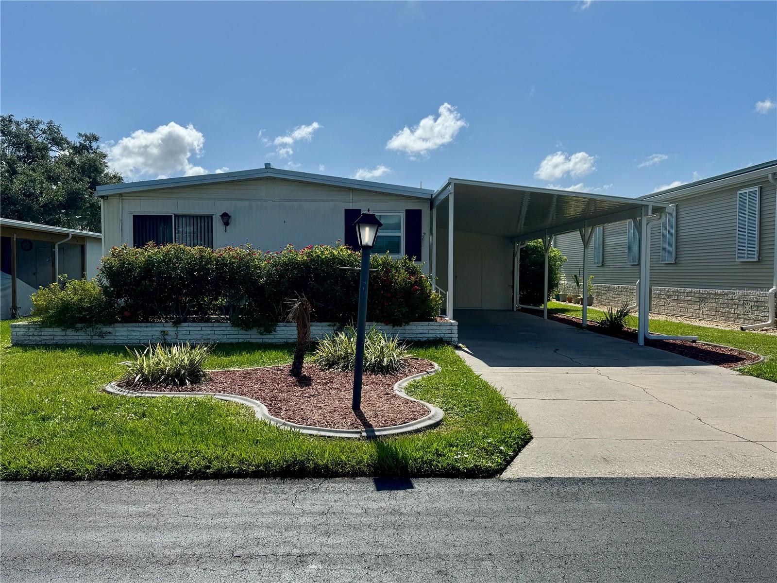 LA CASA MHP CO-OP - Residential
