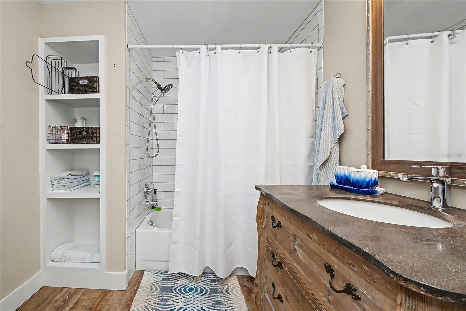 BAYVIEW HOMES I - Residential Lease