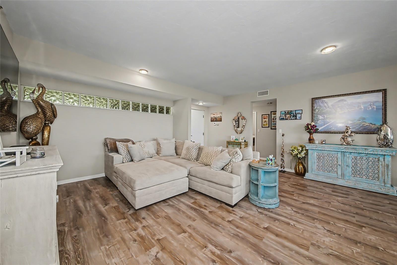 BAYVIEW HOMES I - Residential Lease