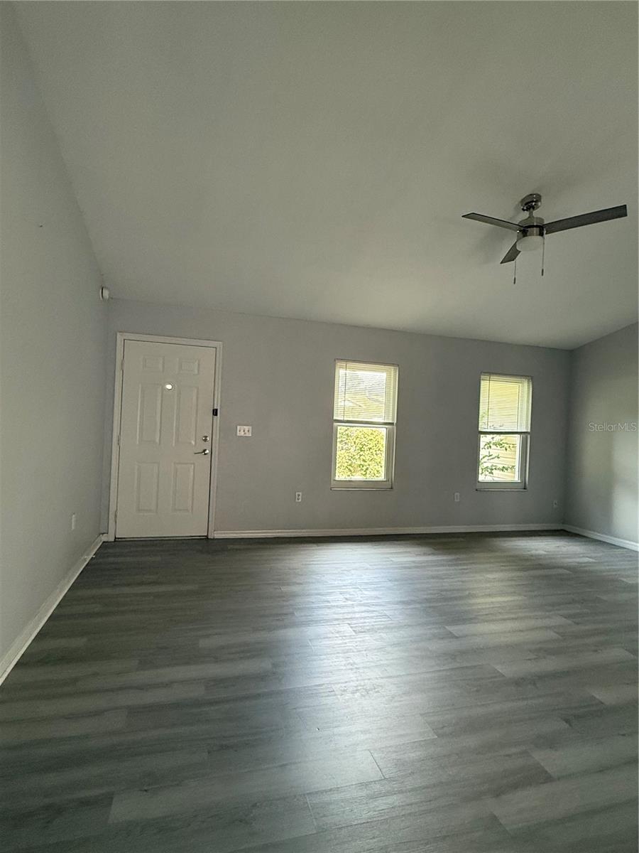 SILVER SPGS SHORES UN 21 - Residential Lease