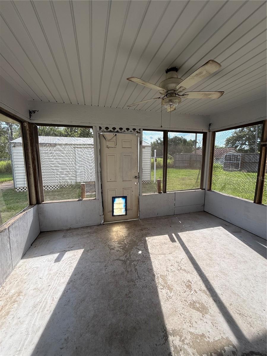 SILVER SPGS SHORES UN 21 - Residential Lease