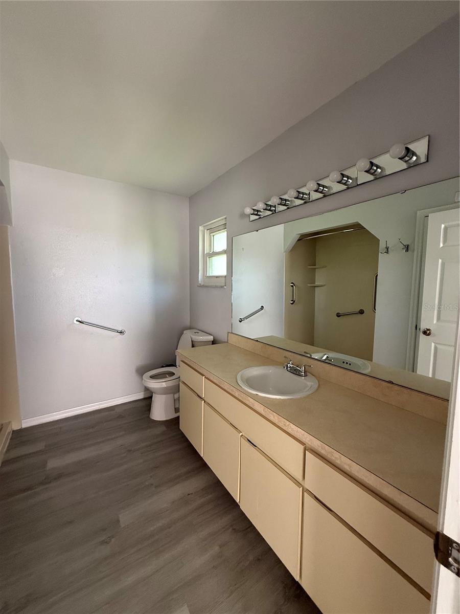 SILVER SPGS SHORES UN 21 - Residential Lease