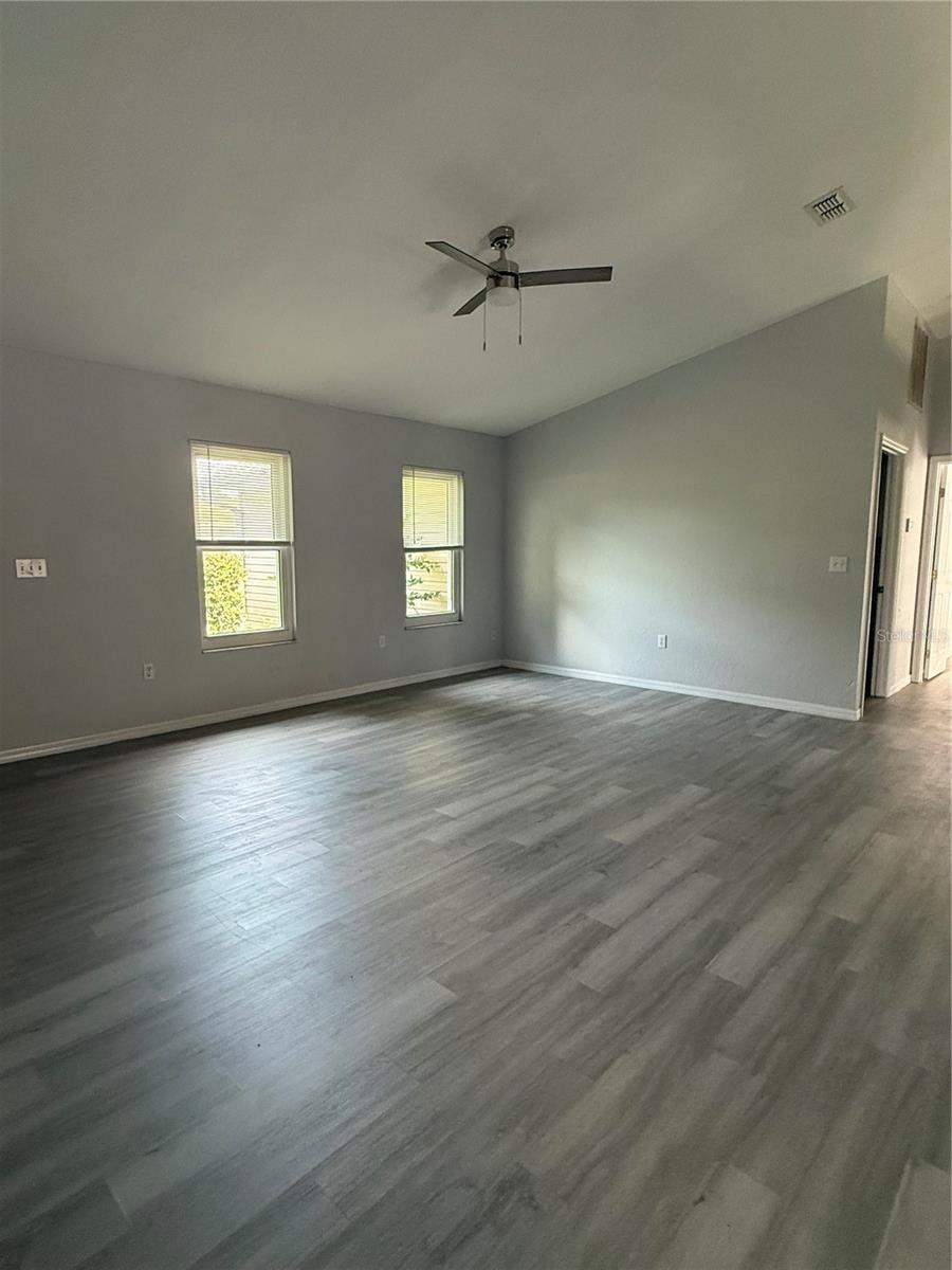 SILVER SPGS SHORES UN 21 - Residential Lease