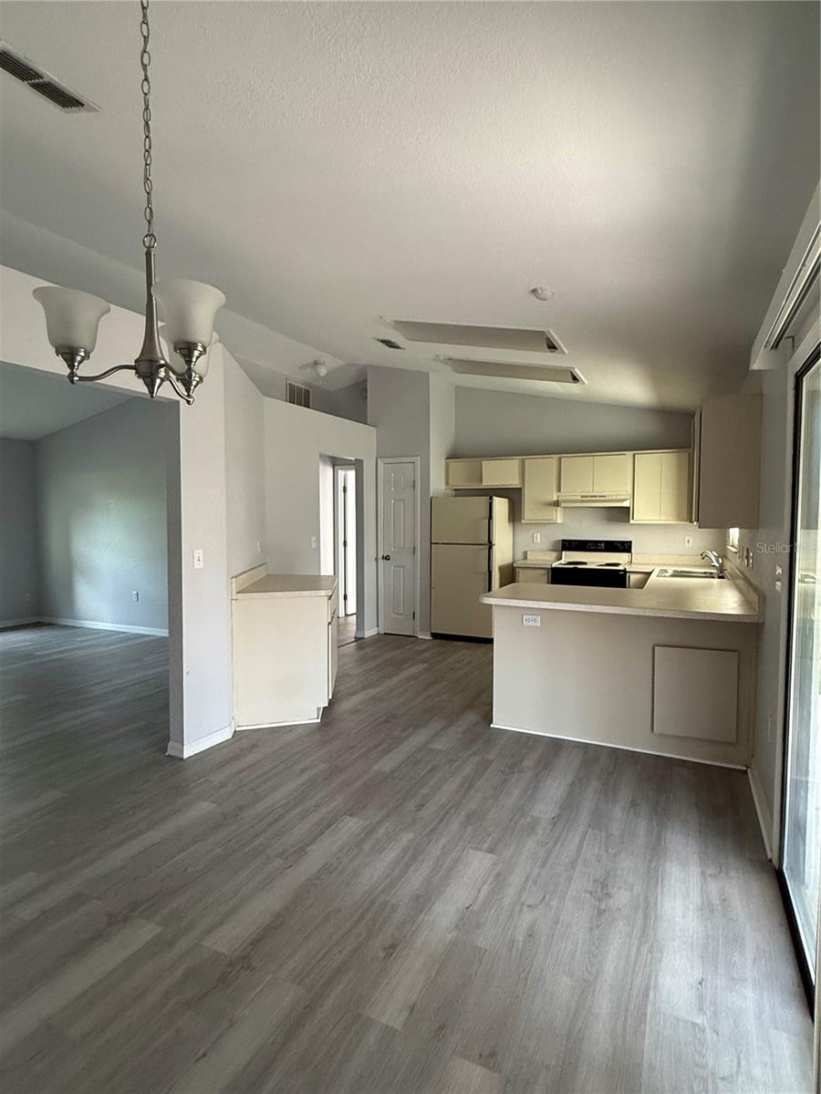 SILVER SPGS SHORES UN 21 - Residential Lease