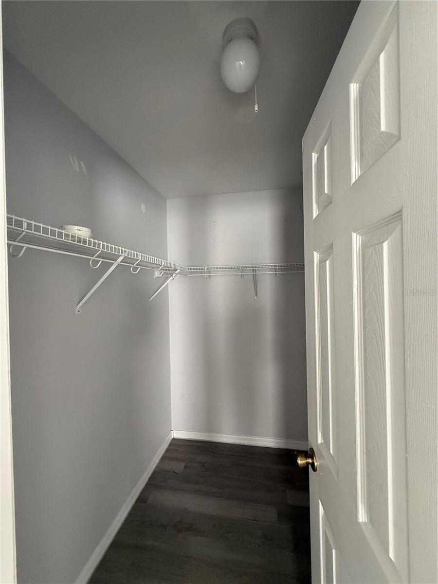 SILVER SPGS SHORES UN 21 - Residential Lease