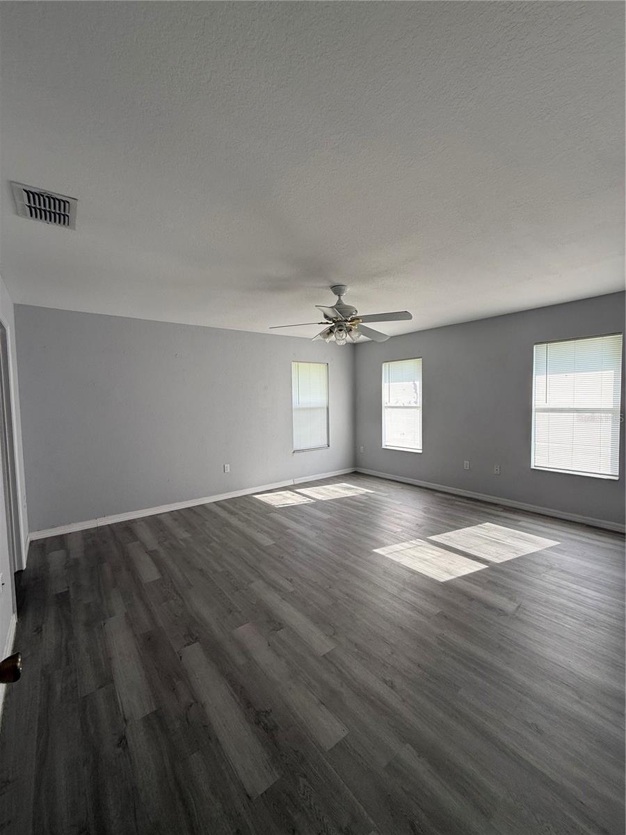 SILVER SPGS SHORES UN 21 - Residential Lease