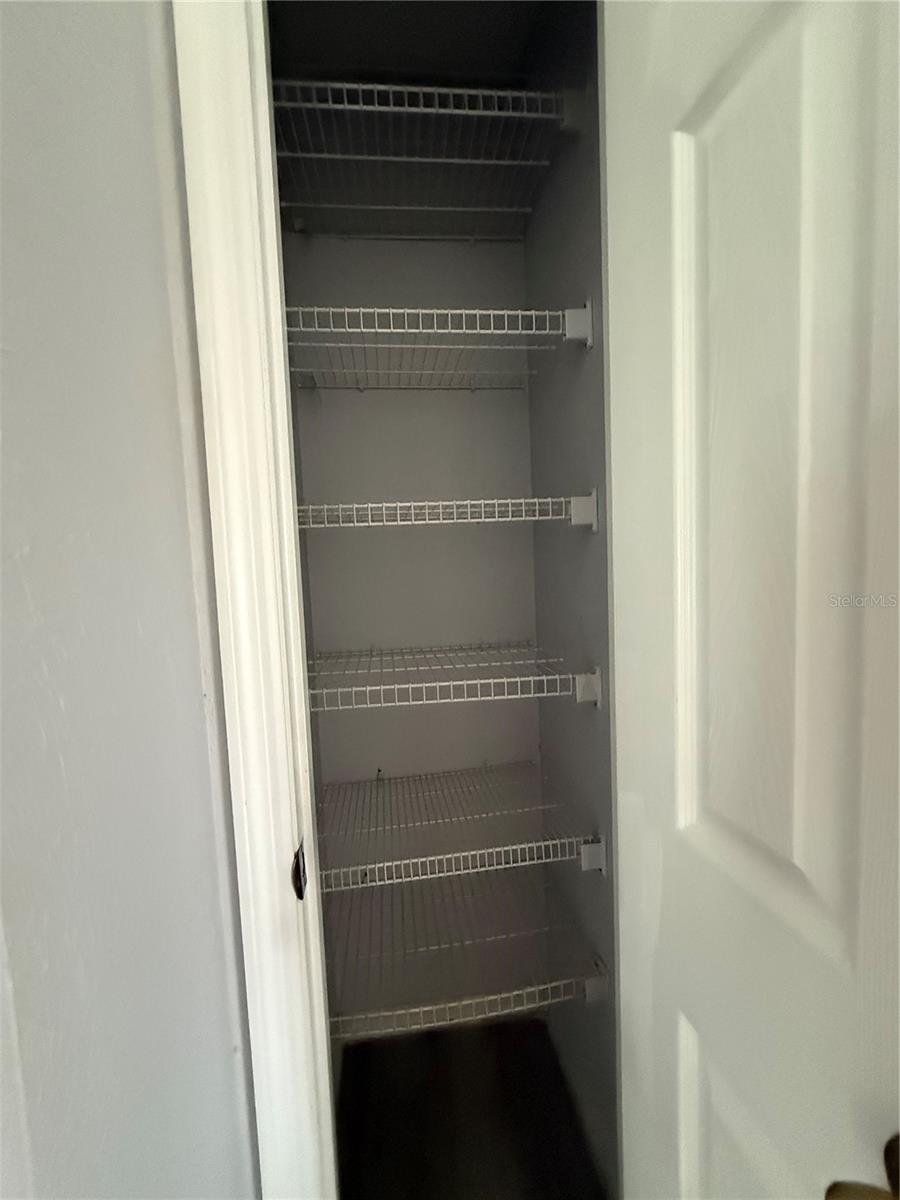 SILVER SPGS SHORES UN 21 - Residential Lease