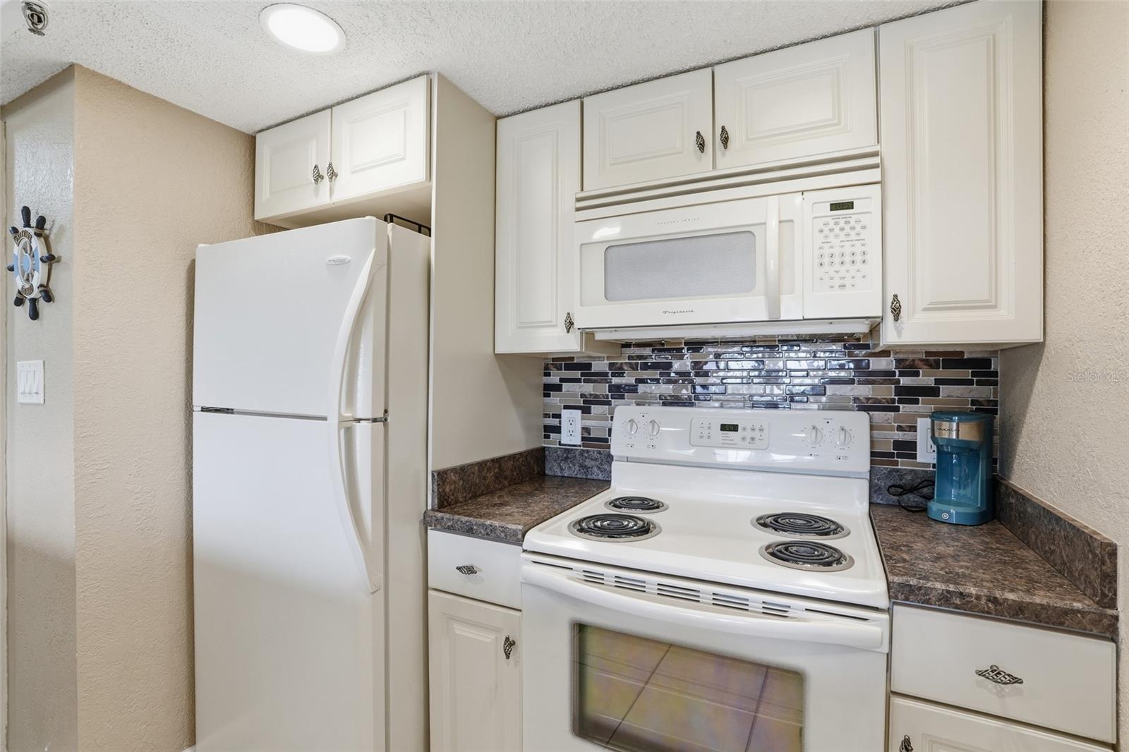 KEEL CLUB CONDO OR 1690 PG 2613 UNIT 127 - Residential