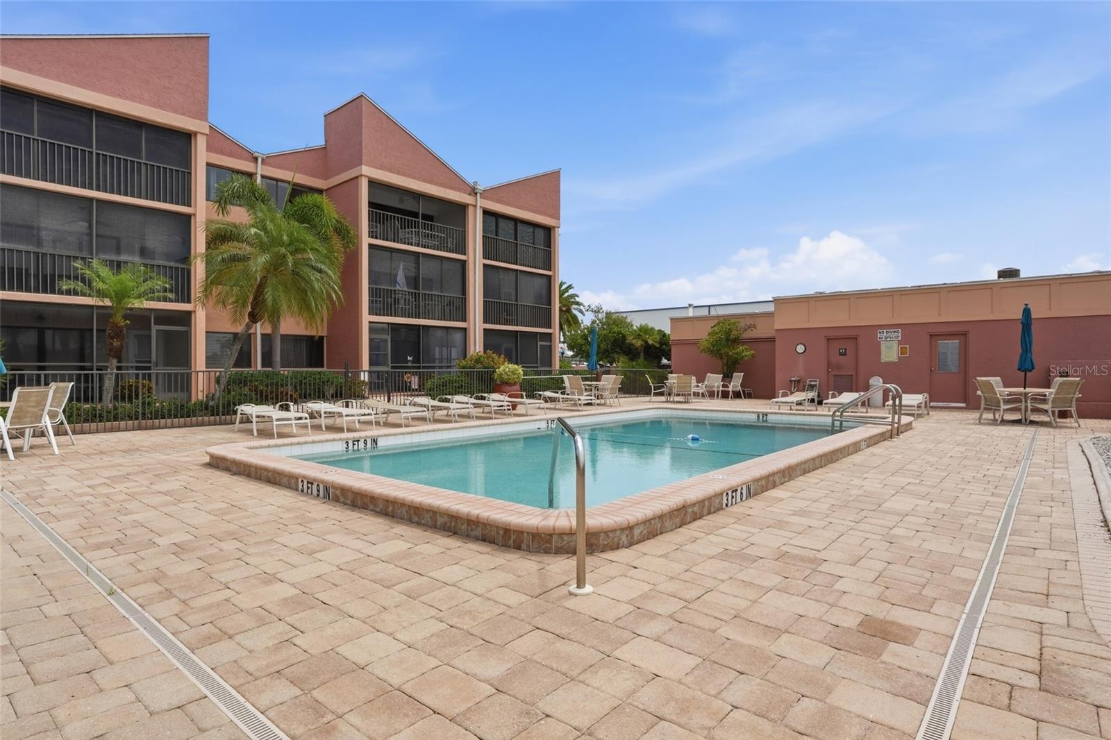 KEEL CLUB CONDO OR 1690 PG 2613 UNIT 127 - Residential