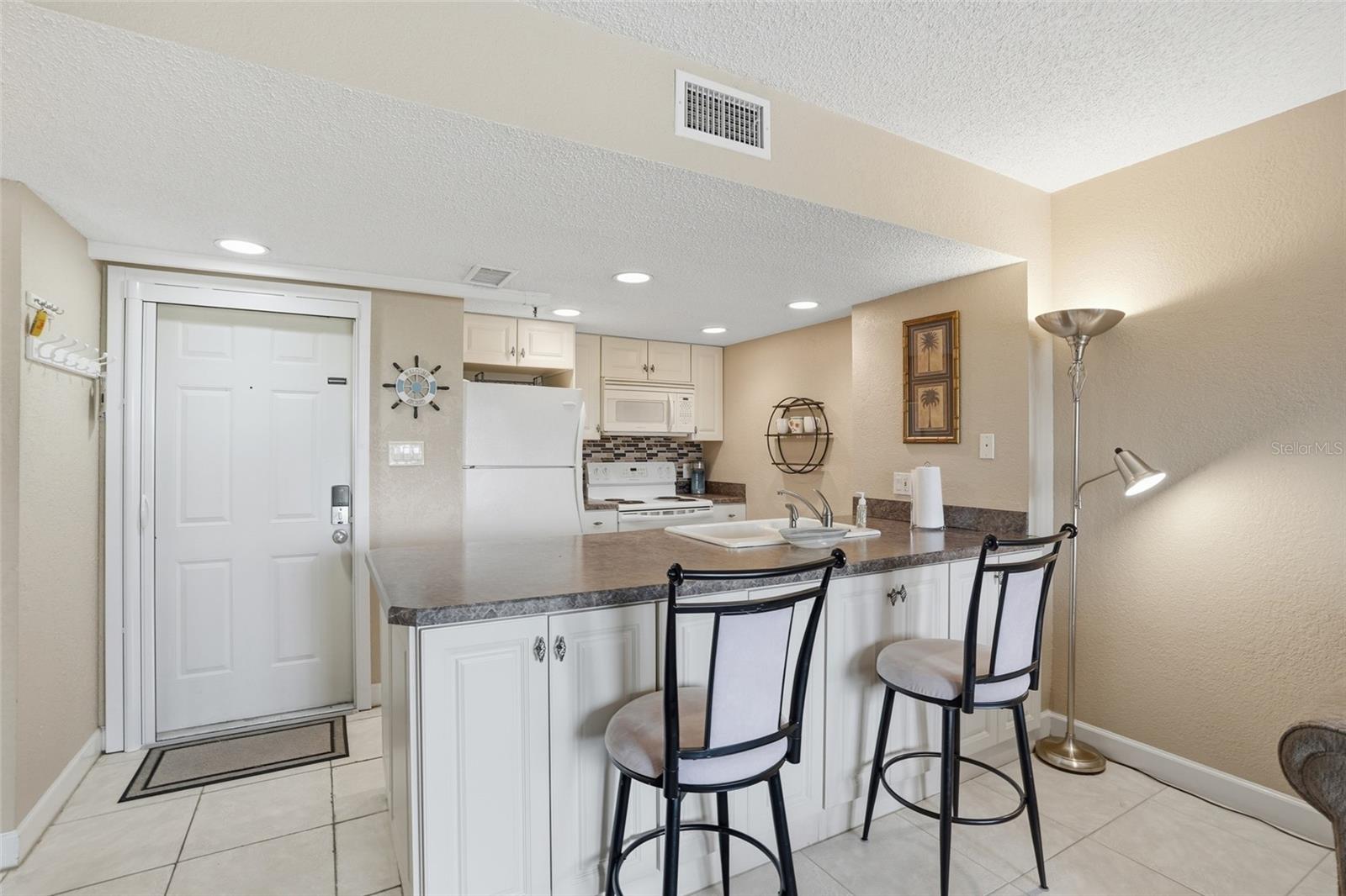 KEEL CLUB CONDO OR 1690 PG 2613 UNIT 127 - Residential