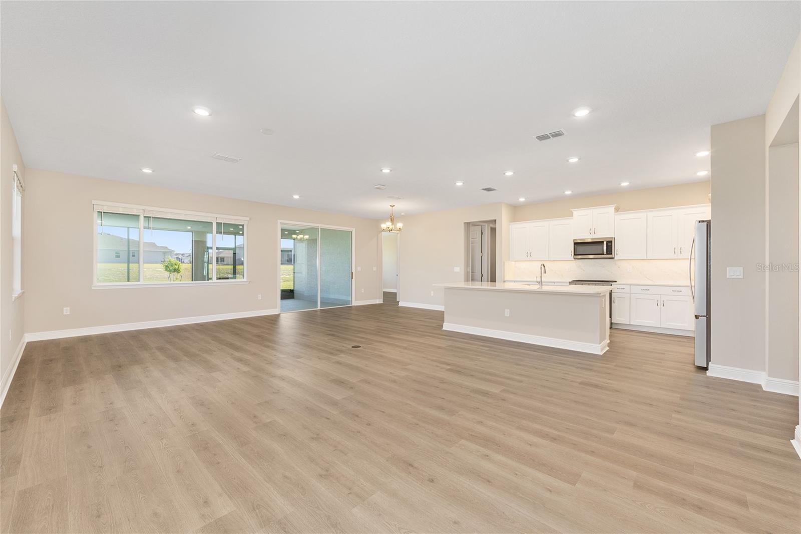 ON TOP OF THE WORLD - Residential