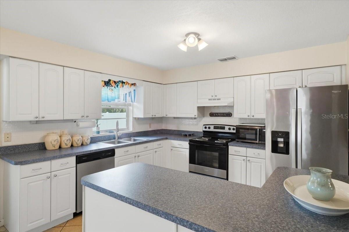 EMERALD ESTATES - Residential