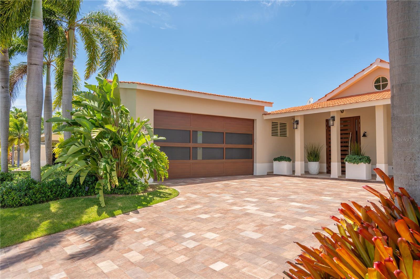 SABANERA DE DORADO - Residential