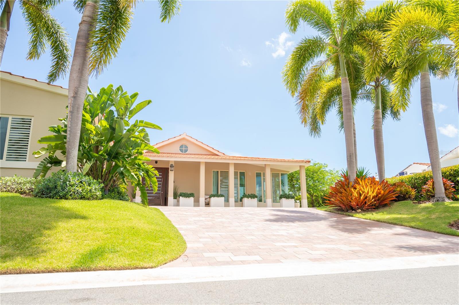 SABANERA DE DORADO - Residential