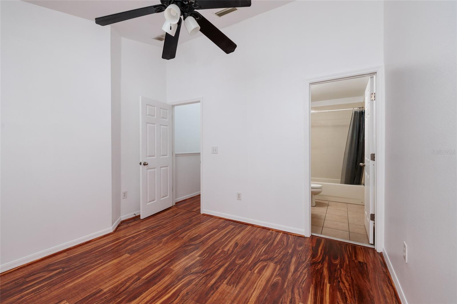 SAWGRASS VILLAGE - Residential