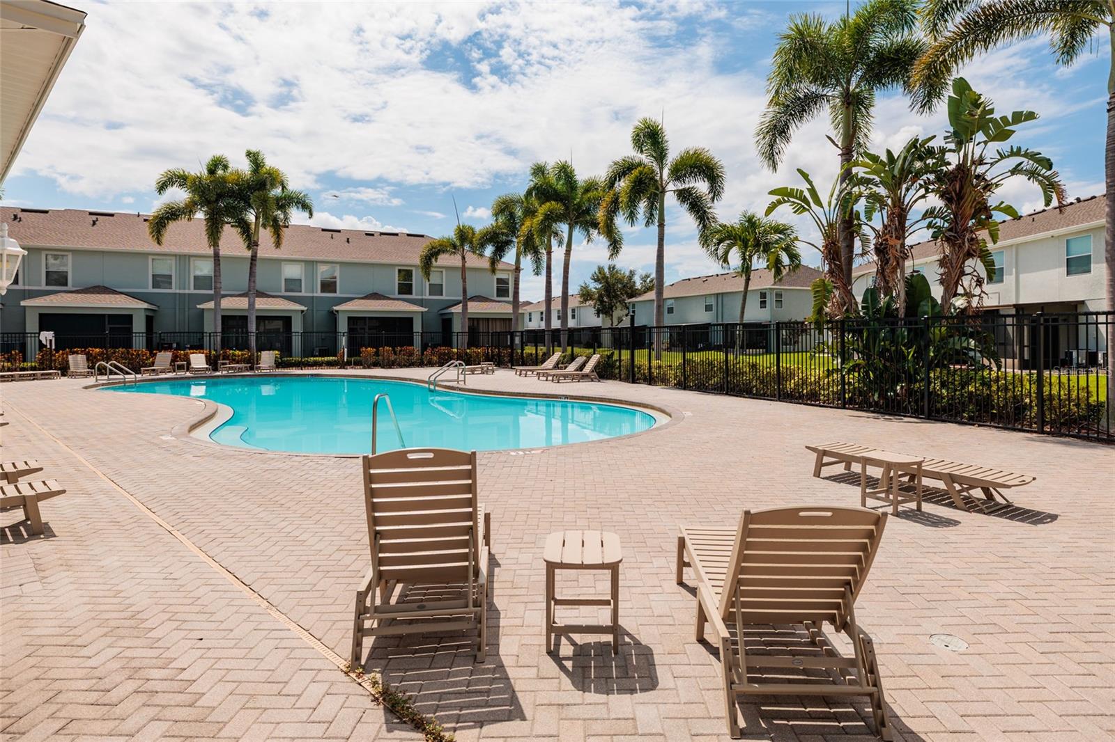 SAWGRASS VILLAGE - Residential