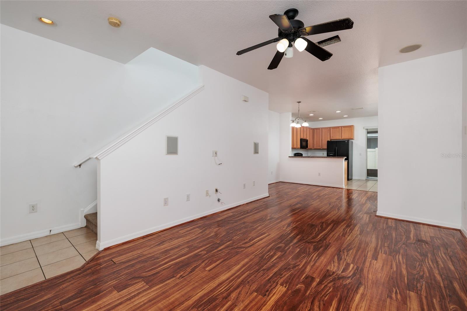 SAWGRASS VILLAGE - Residential