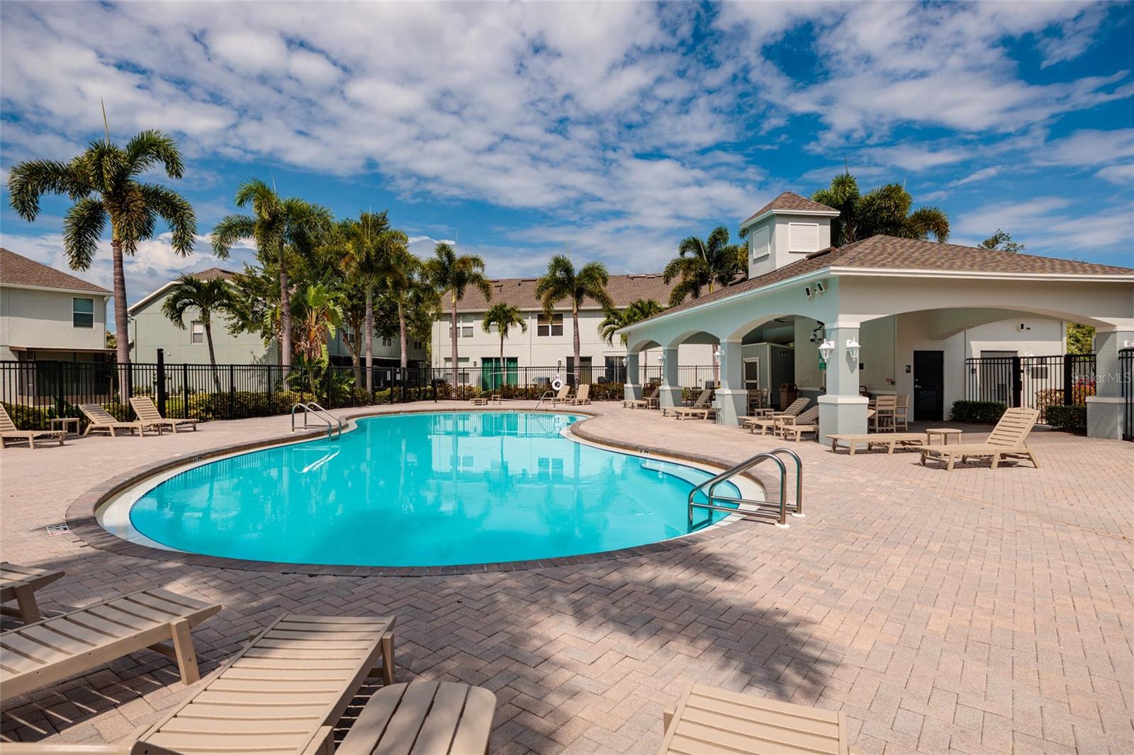 SAWGRASS VILLAGE - Residential