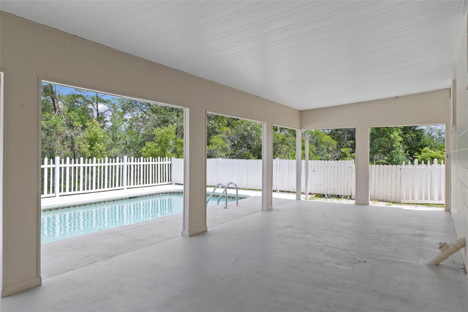 ROYAL HIGHLANDS - Residential