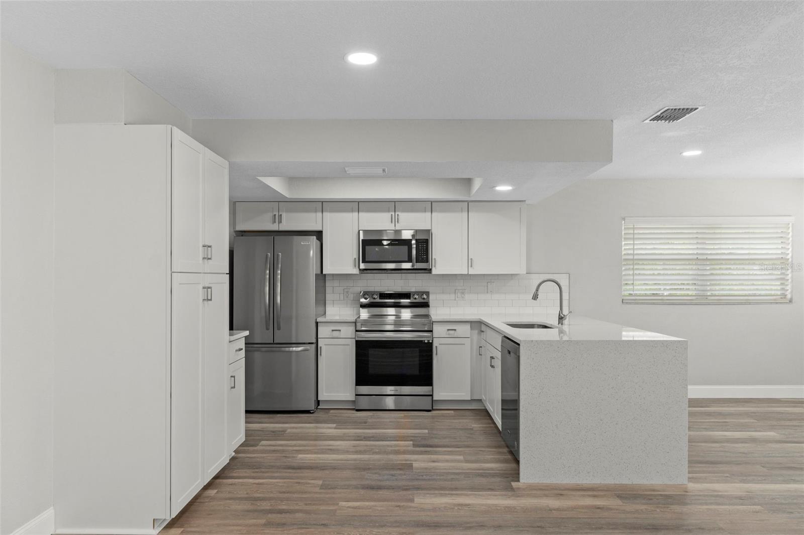 ROYAL HIGHLANDS - Residential