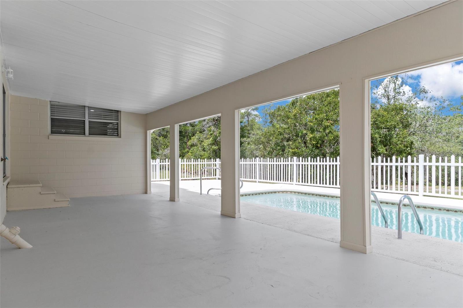 ROYAL HIGHLANDS - Residential