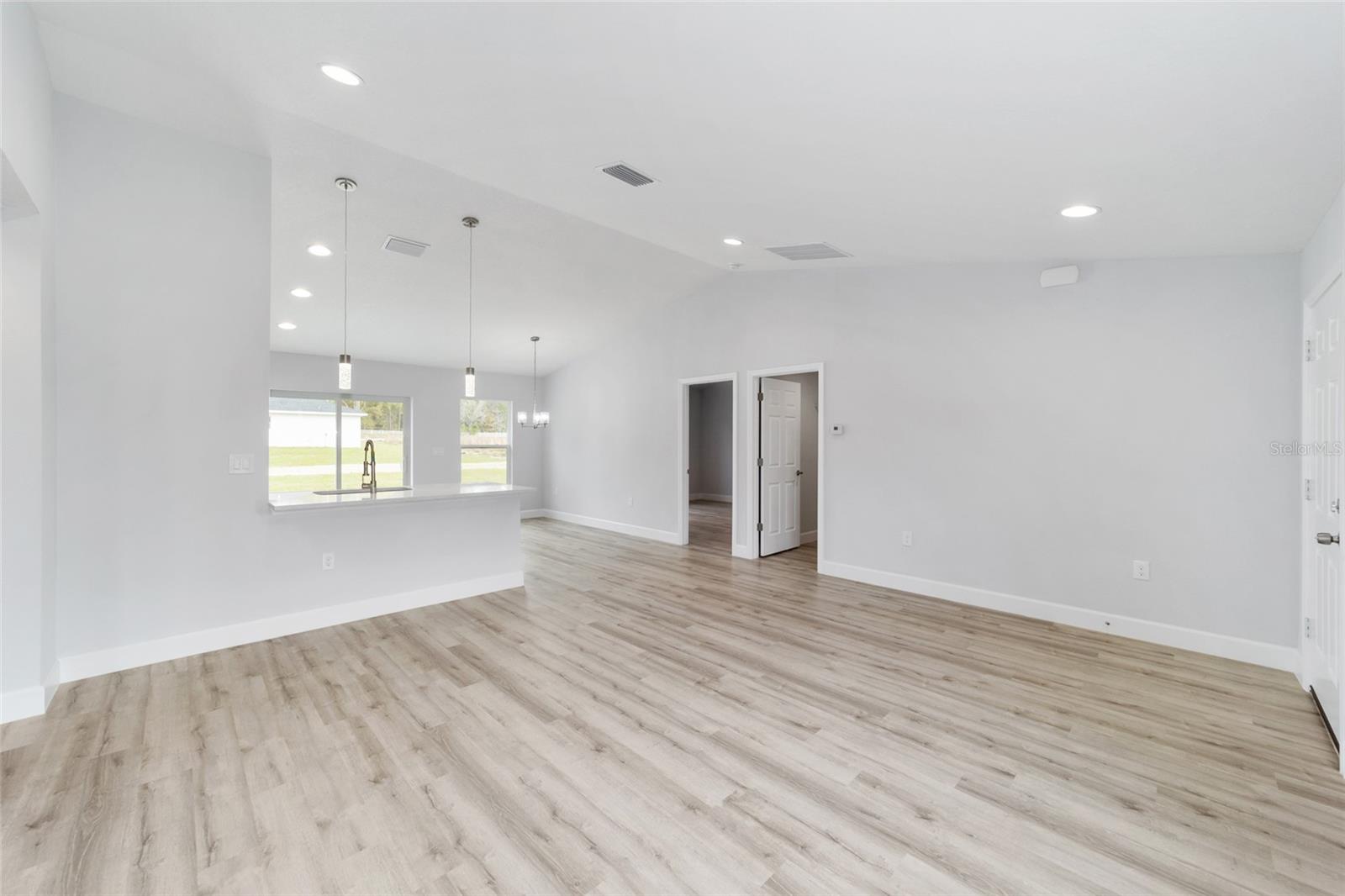 ROLLING RANCH ESTATE - Residential